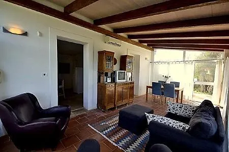 Sleeps 5 Pool Air Con Wifi *