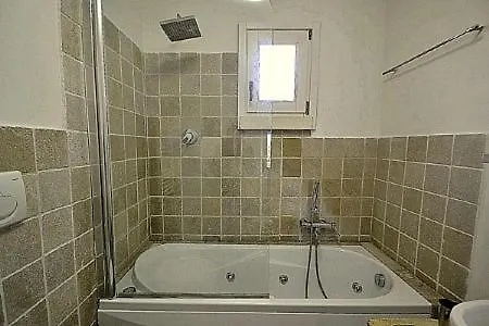 Sleeps 5 Pool Air Con Wifi فيلة أوستوني